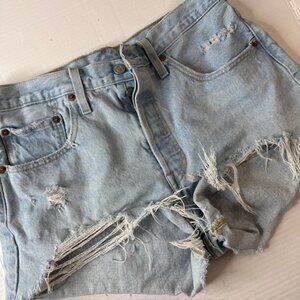 Levi's 501 Shorts Women's Size 31 Blue Denim Cut-Off Distressed Fringe Casual